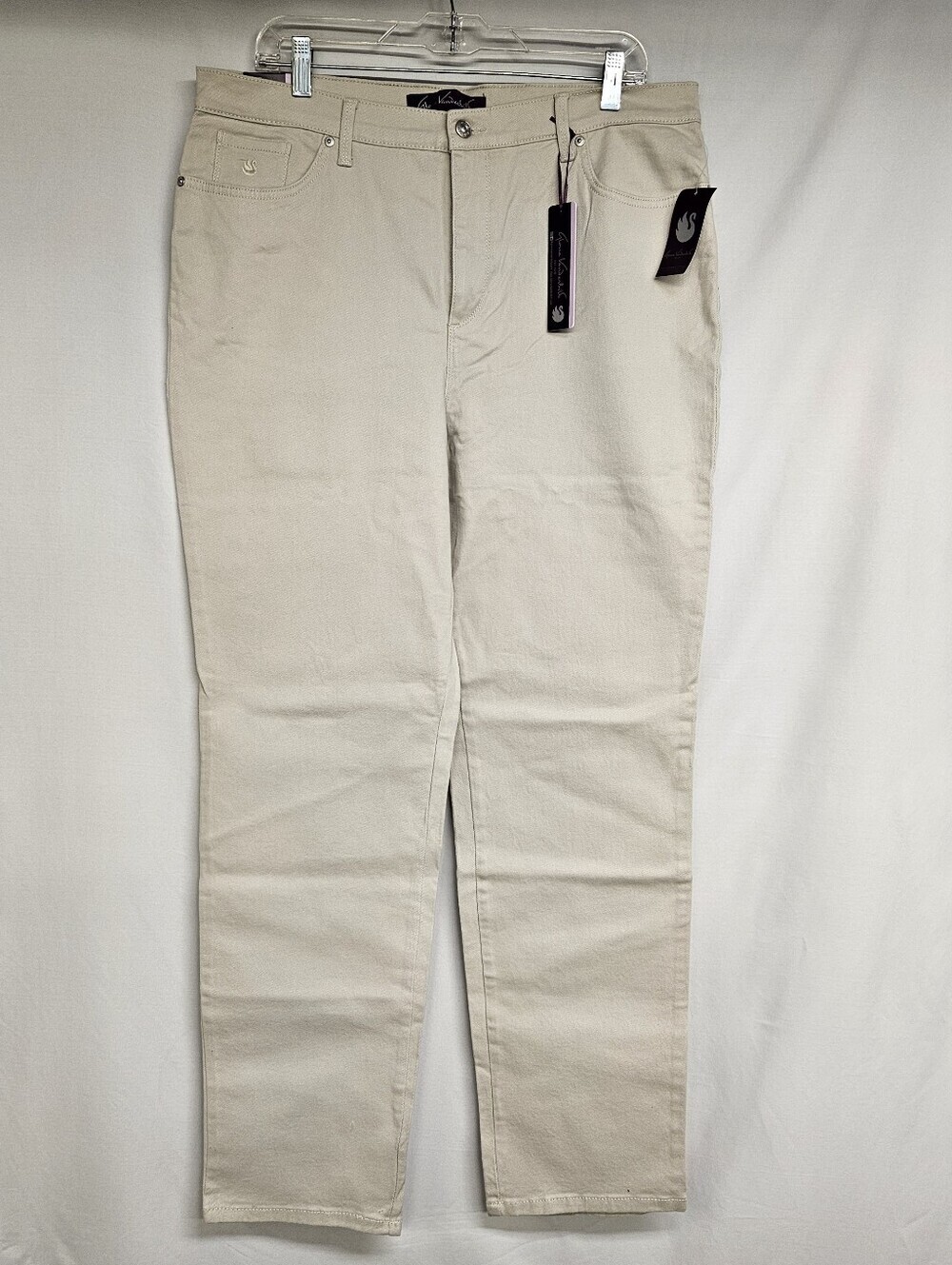 Gloria Vanderbilt Womens  NWT  Amanda Tan Tapered Leg Skinny Jeans sz 16